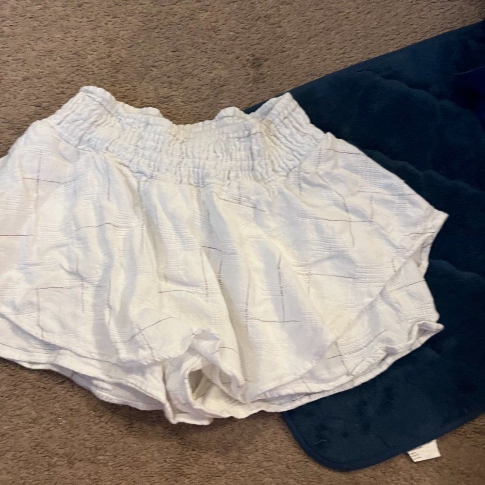 BCBGeneration white medium shorts - Picture 3 of 8